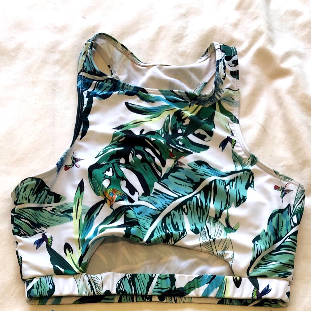 Bikini with high-rise bottoms